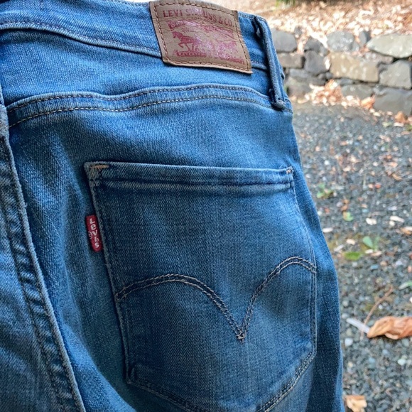 Levi’s mid-rise skinny - Picture 3 of 3